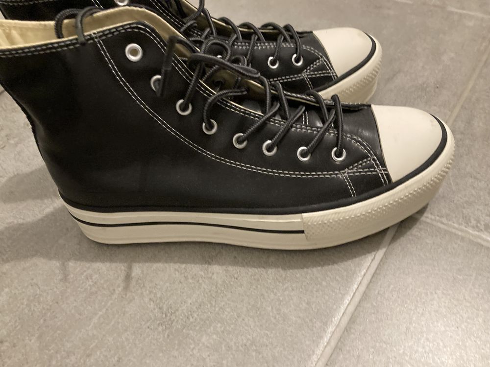 Basket montantes noir et blanv 35 Croutelle (86)