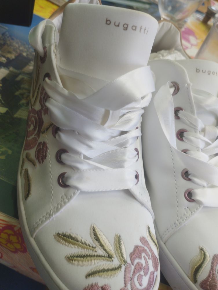 Basket neuve du 38 pour femme au plus offrant 120 Collonges-sous-Sal�ve (74)