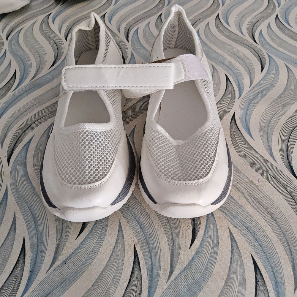 basket �t� neuve taille 38 - 1 paire blanche - 1 noir 20 Ramonville-Saint-Agne (31)