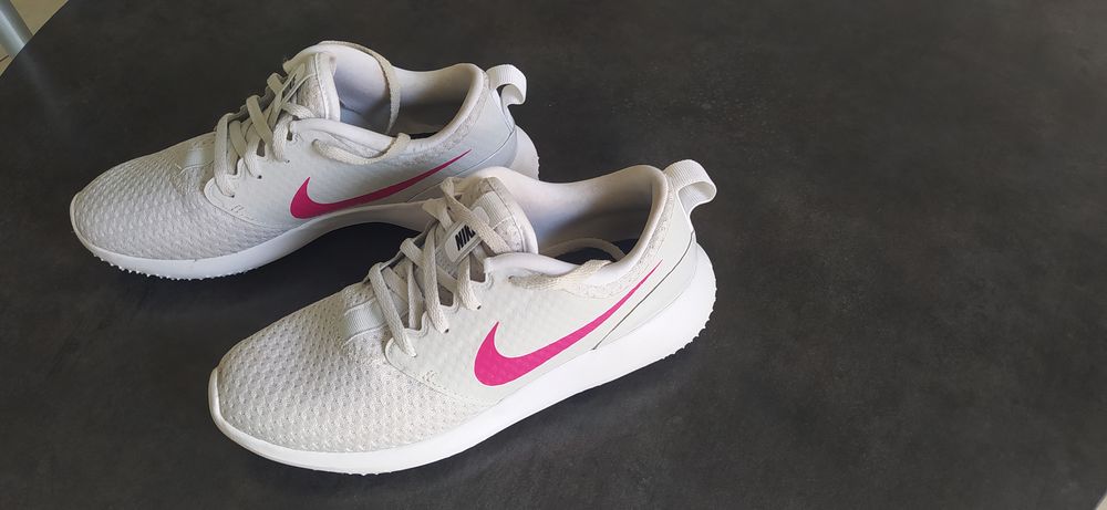 Basket Nike 40 Saint-Christophe-du-Bois (49)