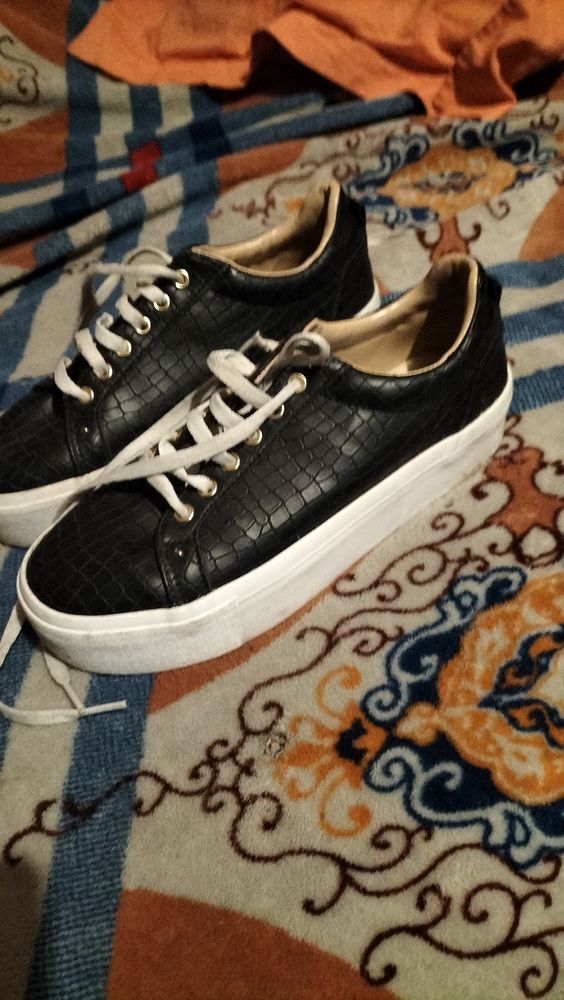 Basket pull &Bear collection pointure 36 quasi neuf 14 Cachan (94)