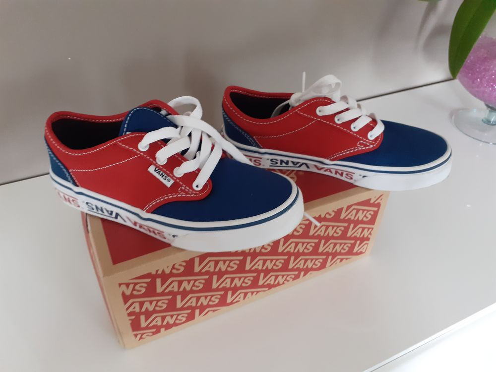 Basket van's rouge et bleu 15 Villers-Cotter�ts (02)