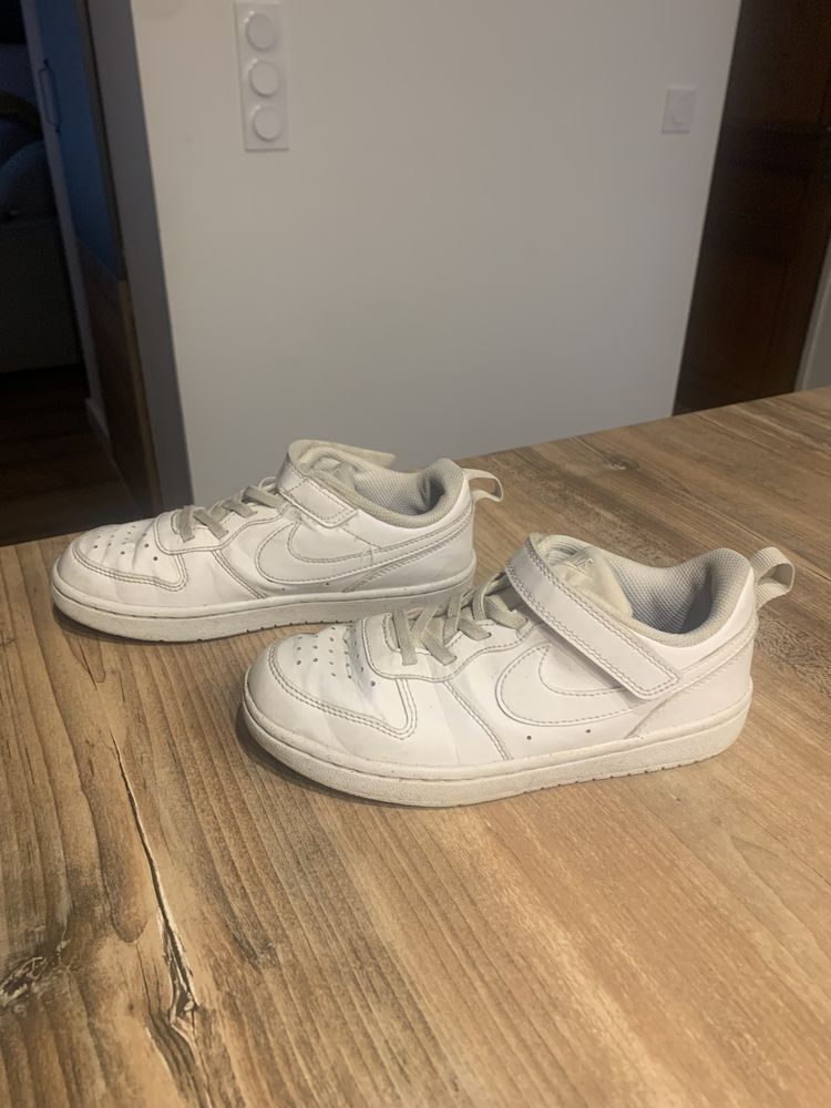 Basket � scratch enfant fille     Nike    4 Saleilles (66)