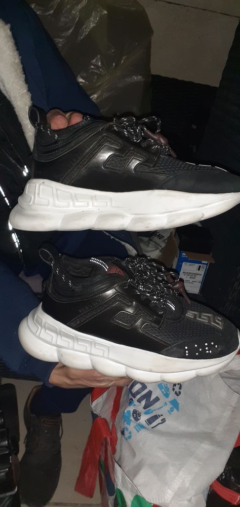 Basket Versace taille 40 noir et blanc excellent �tat 200 Douai (59)