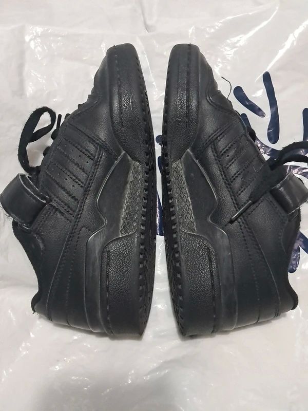 Baskets Adidas enfant ? pointure 36 ? tr�s bon �tat
0 Marseille 2 (13)