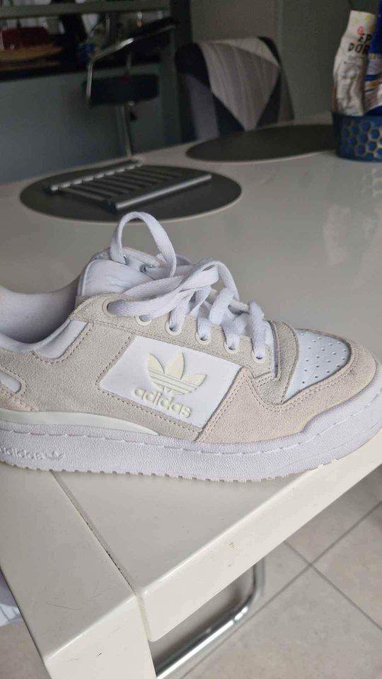 baskets adidas femme 30 La Trimouille (86)