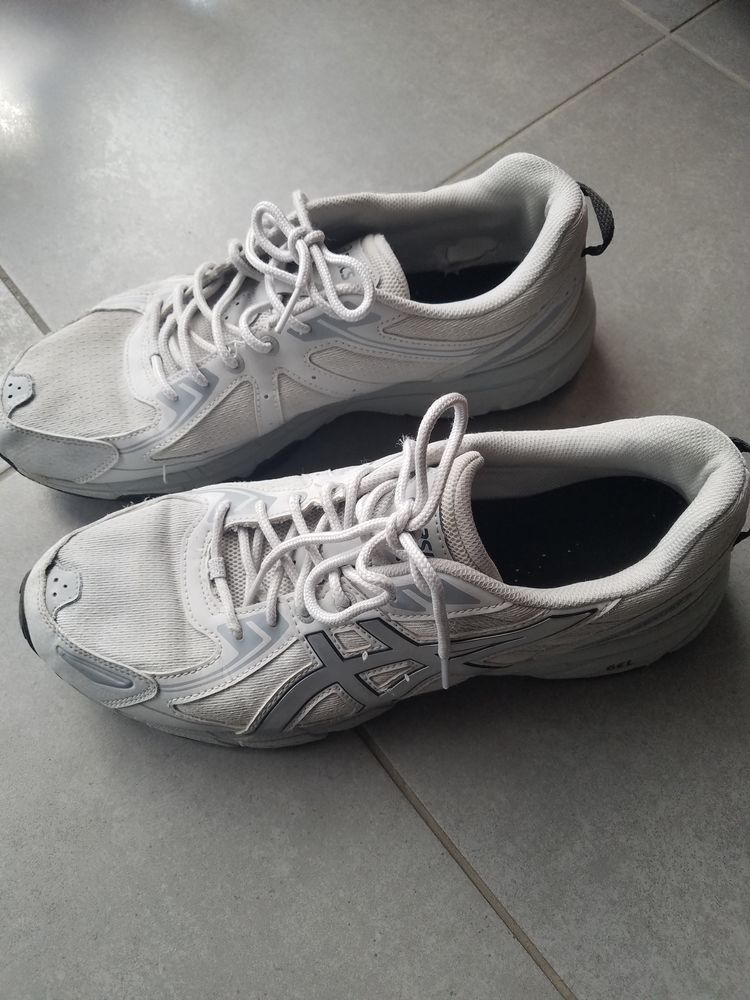 Baskets blanches Asics t45 35 Villeneuve-d'Ascq (59)