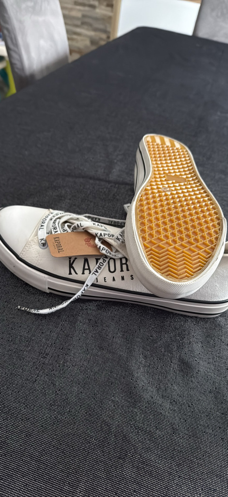 Baskets blanches Kaporal 15 Cluses (74)
