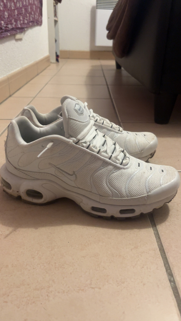 Baskets Blanches Marque C�l�bre - Bon �tat 30 Toulouse (31)