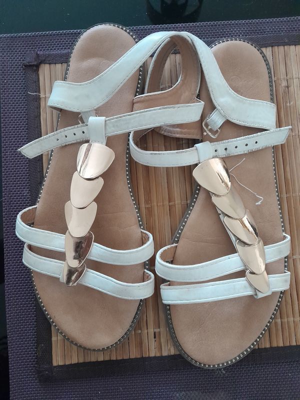 Baskets et chaussures d'�t� pour fille 0 Rosny-sous-Bois (93)