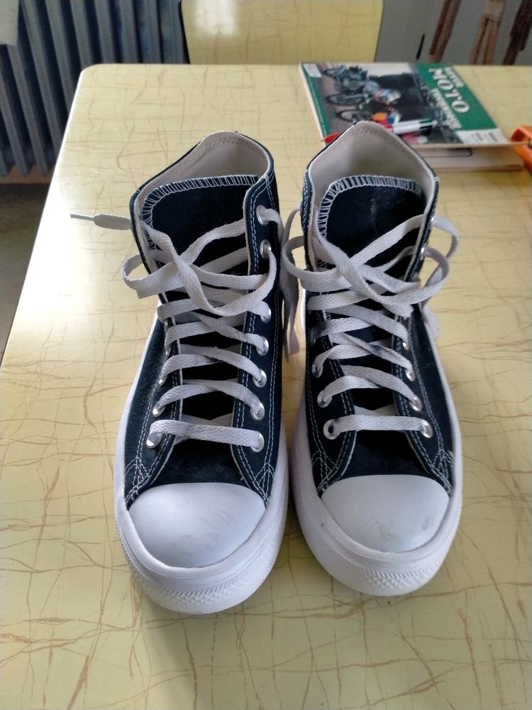 Baskets converse bleu 35 Saint-Martin-en-Bresse (71)