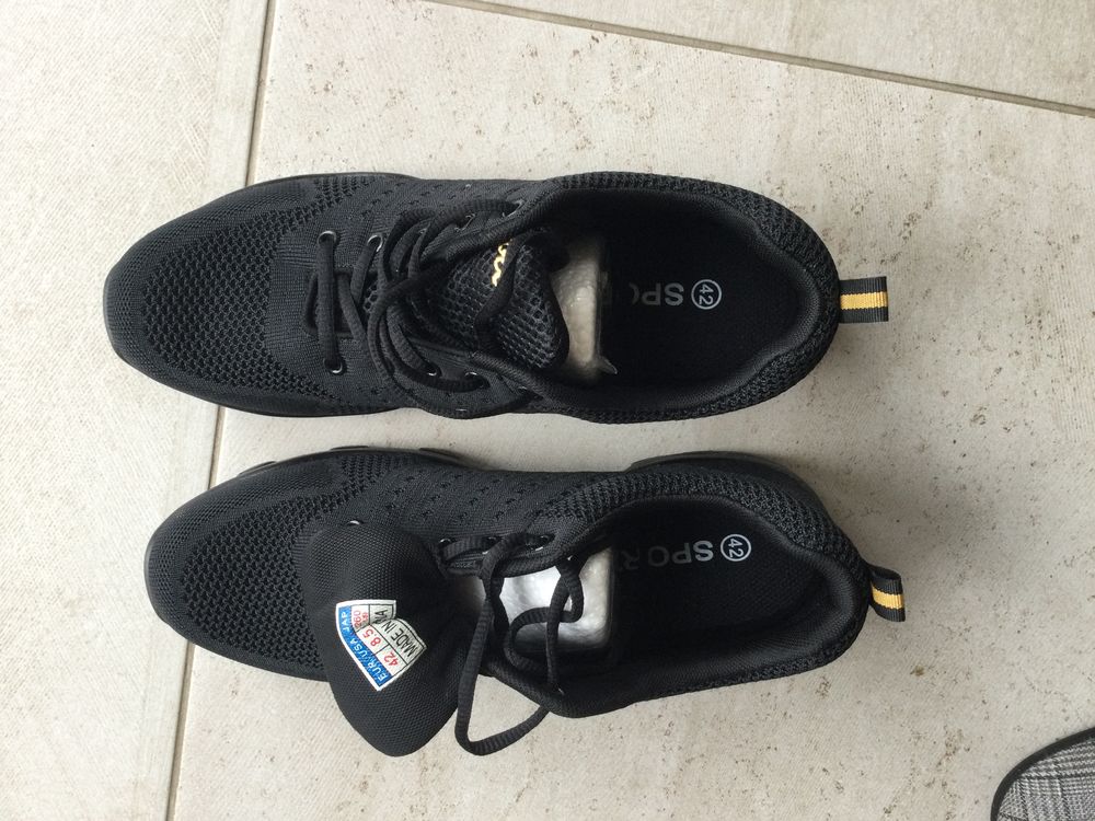 Baskets de danse noires hip hop ou entra�nement taille 42 50 Challans (85)