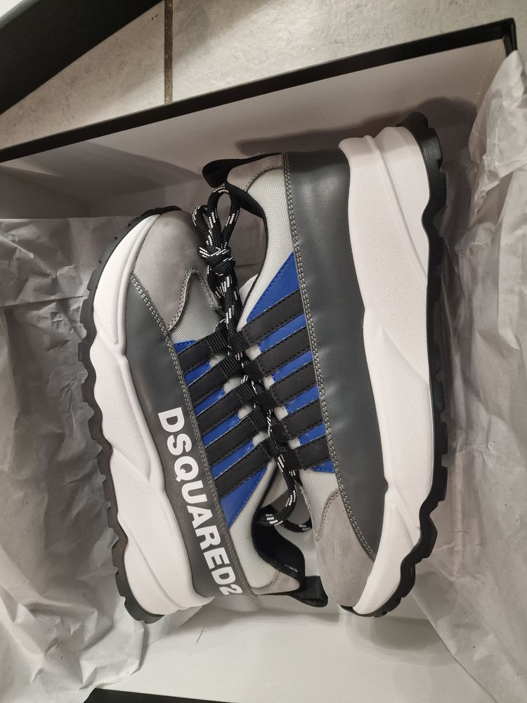 Baskets dsquared2 37 neuves 160 Saint-Maximin-la-Sainte-Baume (83)