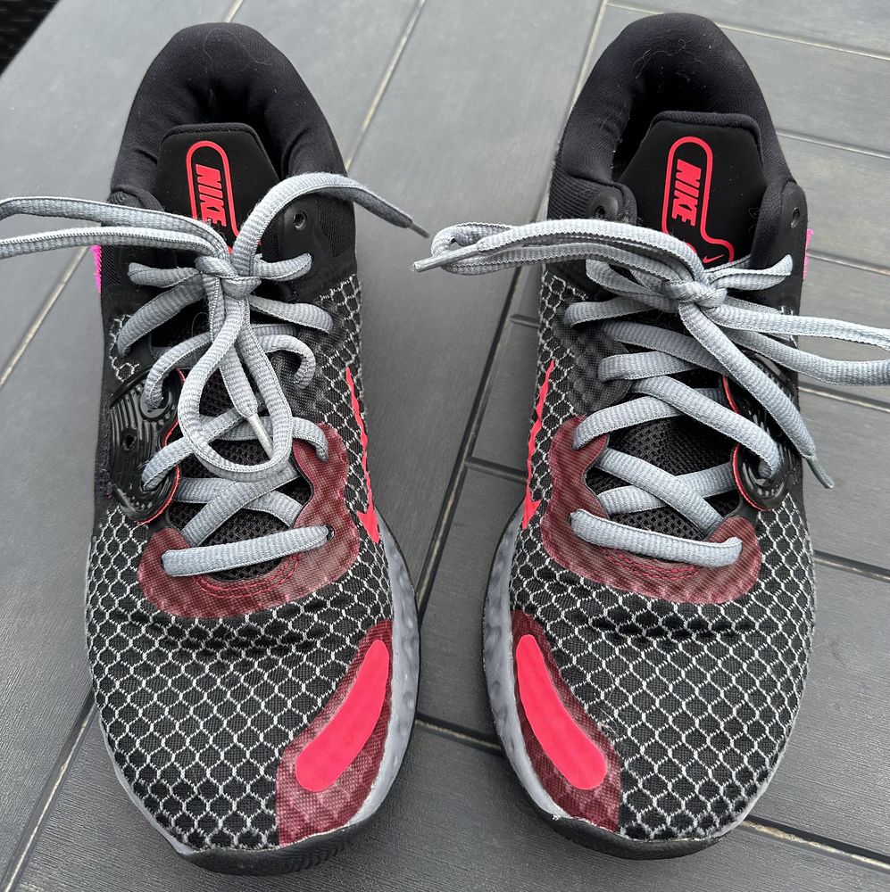 Baskets homme. Mod�le Nike New Relevate. 45 Rennes (35)