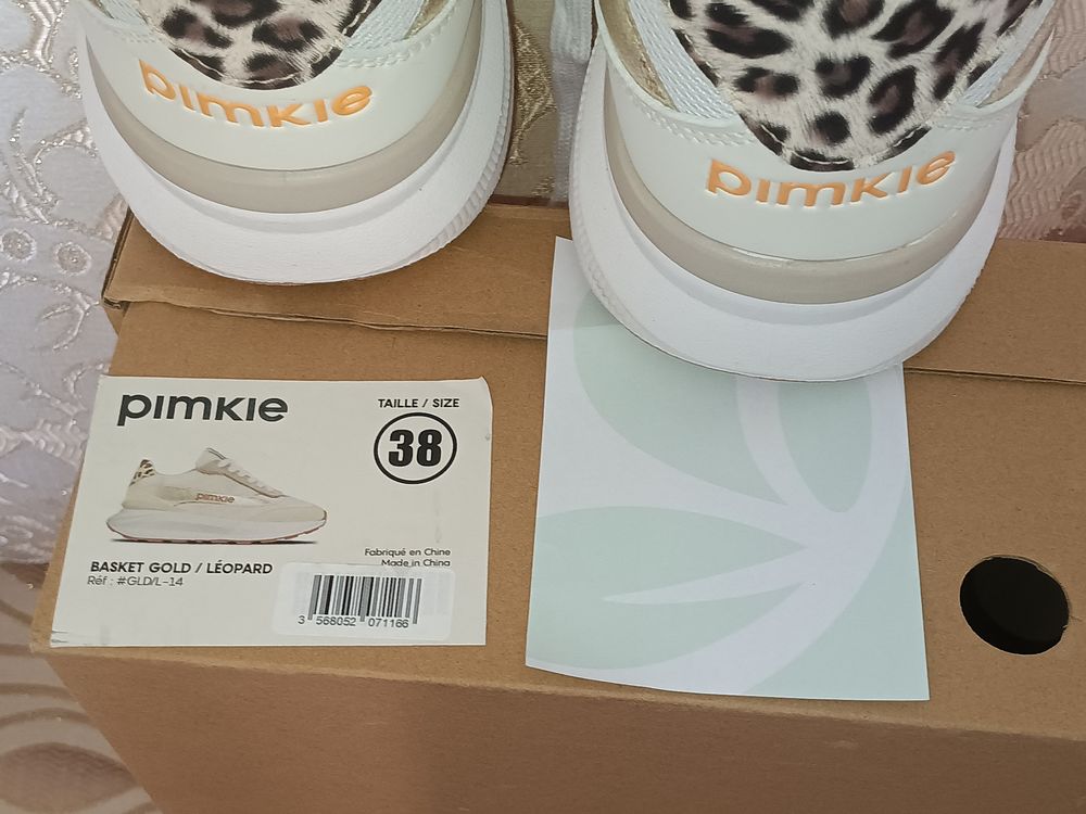 Baskets � lacets imprim� l�opard pointure 38 prix 40� 40 N�mes (30)