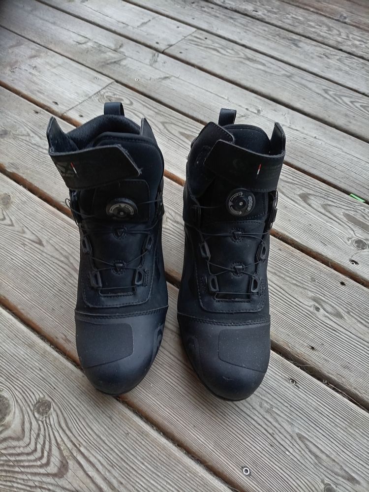 BASKETS MOTO 80 Mane (04)