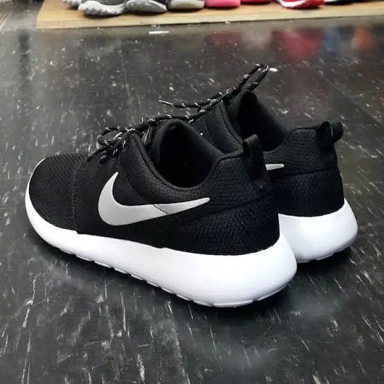 Baskets Nike homme et femme pointure 40 100 La Bussi�re (45)