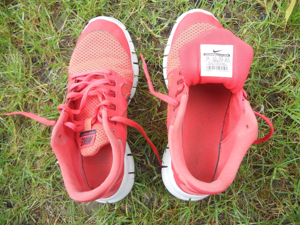 Baskets NIKE rouges pour femme 15 Geispolsheim (67)