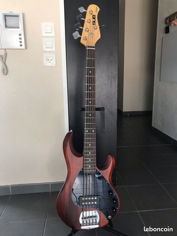 Basse Musicman Sterling SUB Ray 5 400 Grenoble (38)