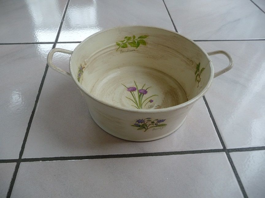 Bassine en m�tal d�cor motifs de fleurs 20 Celles-sur-Belle (79)