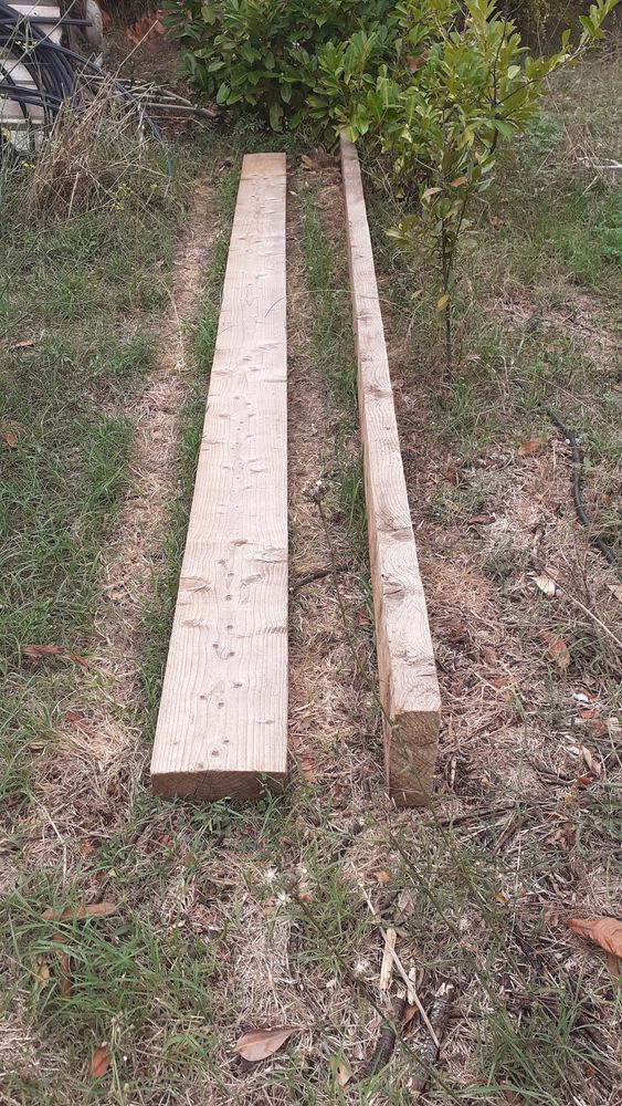 2 bastaings en pin trait� , jamais servi 40 Manduel (30)