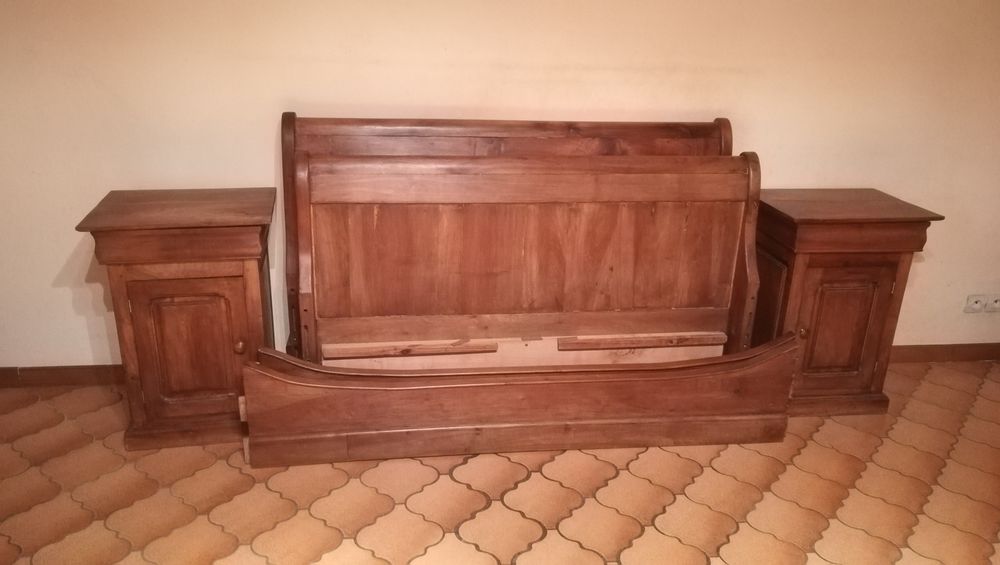 Lit bateau  et 2 chevets en noyer massif 120 Gu�rande (44)