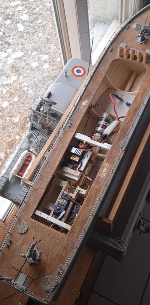 bateau radiocommand� 415 Huisseau-en-Beauce (41)