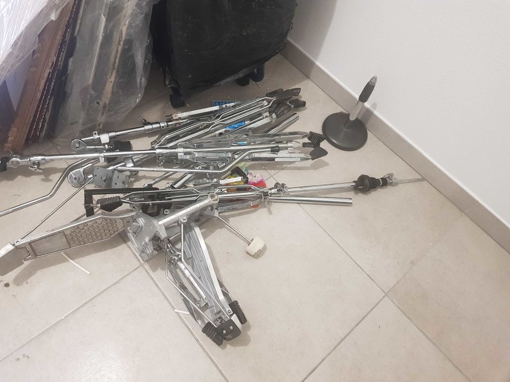 Batterie accoustique droitier 595 Fr�jus (83)