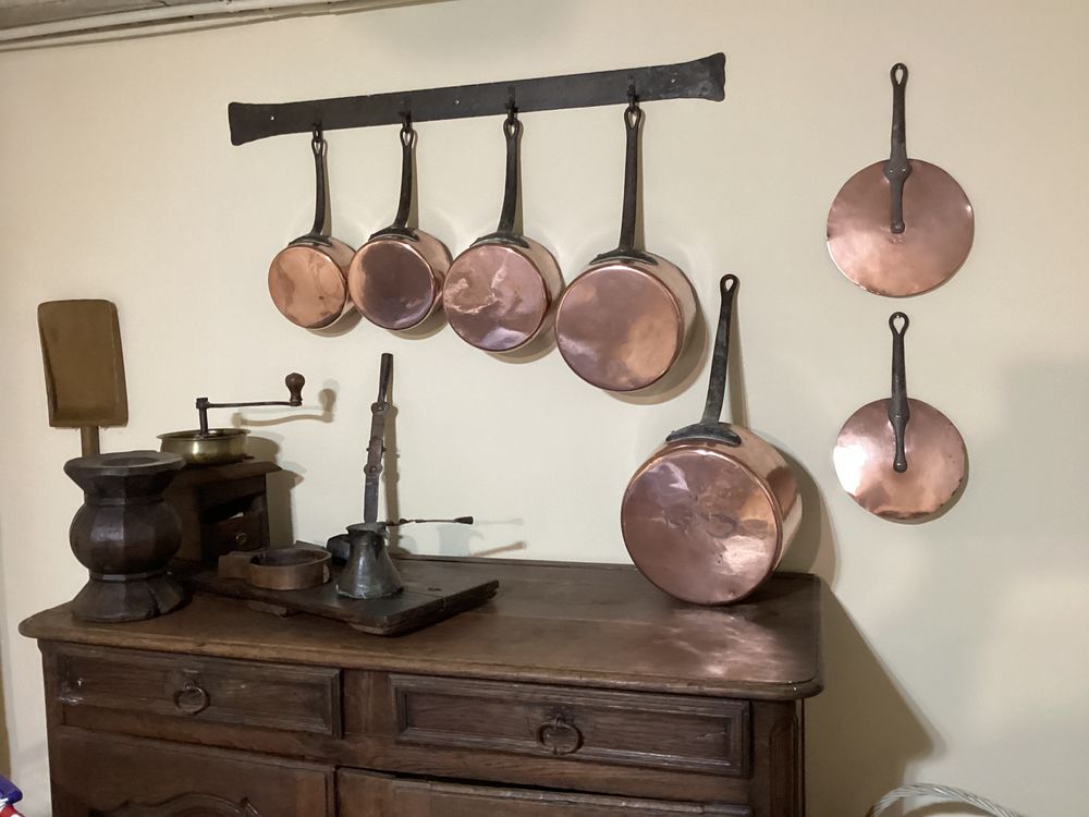 Batterie de casseroles anciennes en cuivre 250 Balan (08)