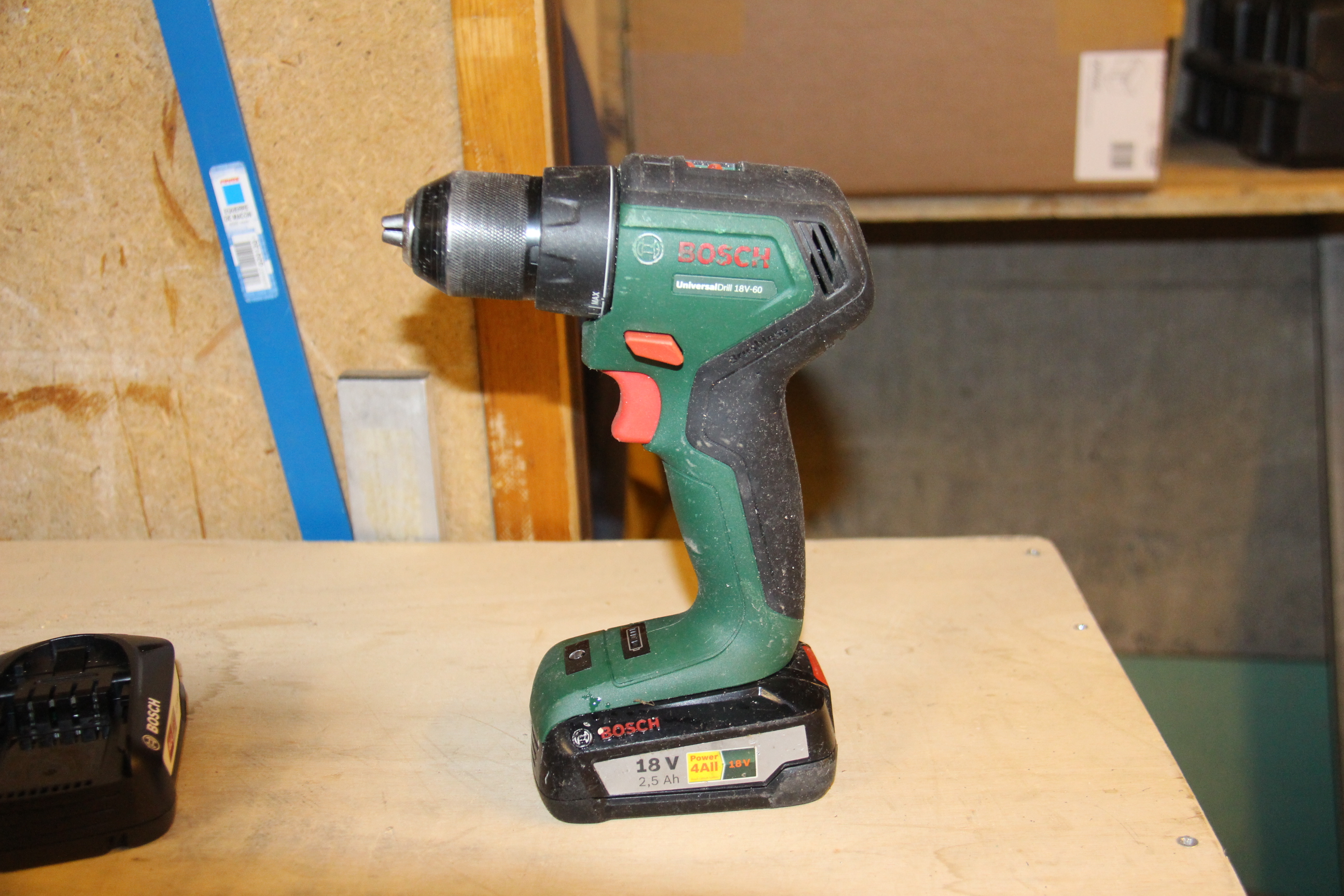 Batterie perceuse/visseuse BOCSH neuve 25 Chang� (53)