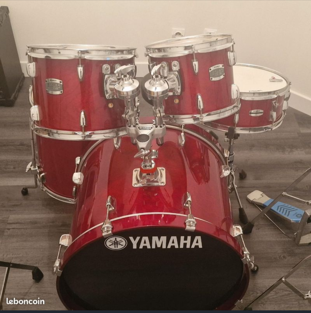 Batterie YAMAHA 10/12/16/22 tr�s bon �tat 800 Annecy (74)