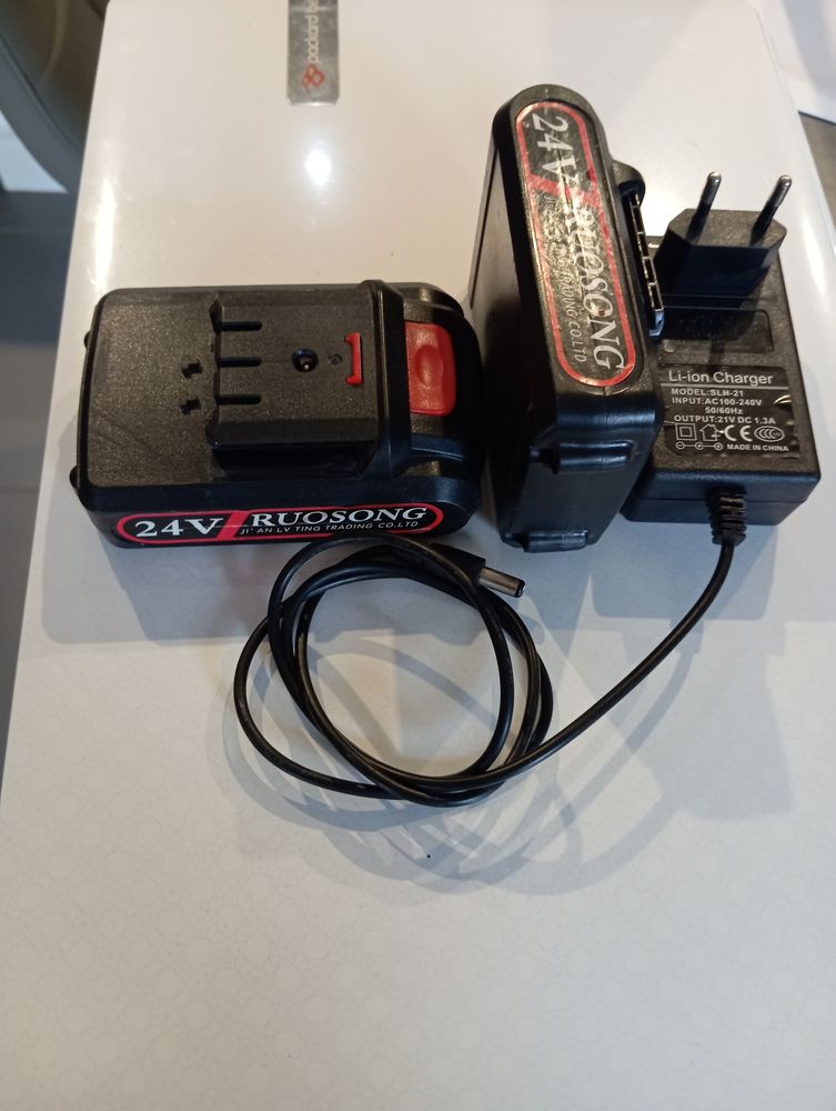 Batteries pour mini tron�onneuse 30 Nouvion-et-Catillon (02)