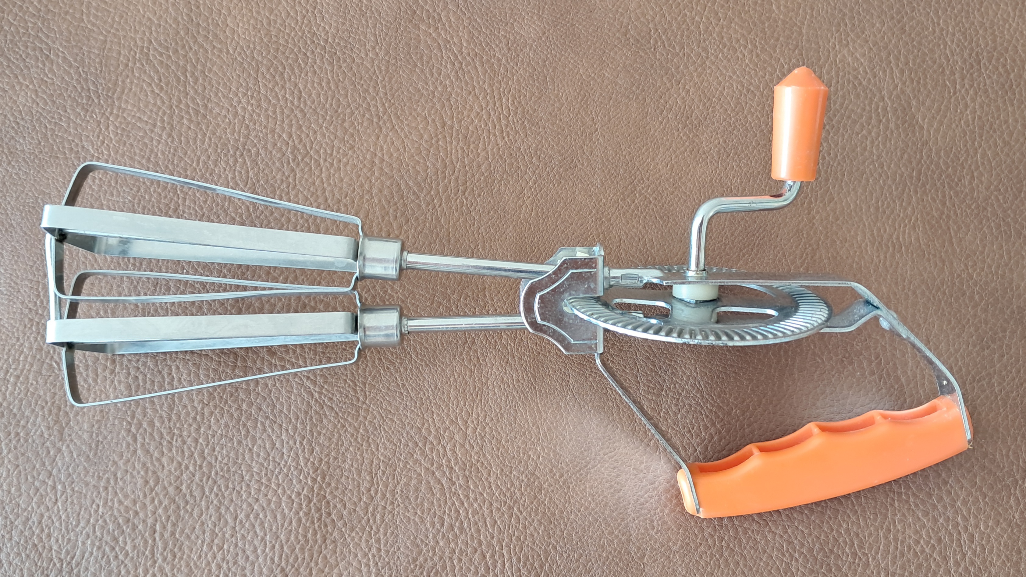 batteur fouet � p�tisserie manuel � main vintage en inox 10 Carnon Plage (34)