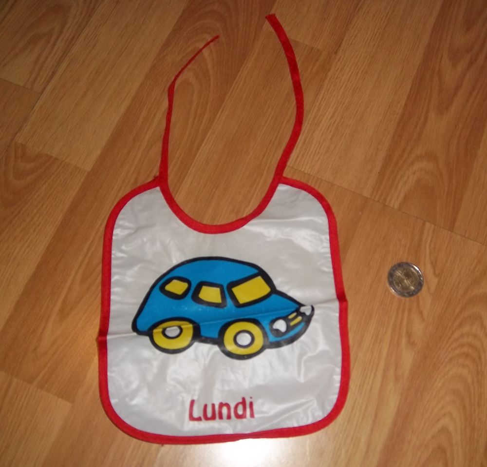 Bavoir plastique pour poup�e 1 Colombier-Fontaine (25)