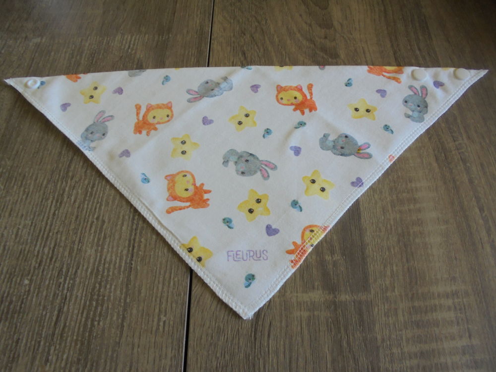 Bavoir (112) 3 Tours (37)