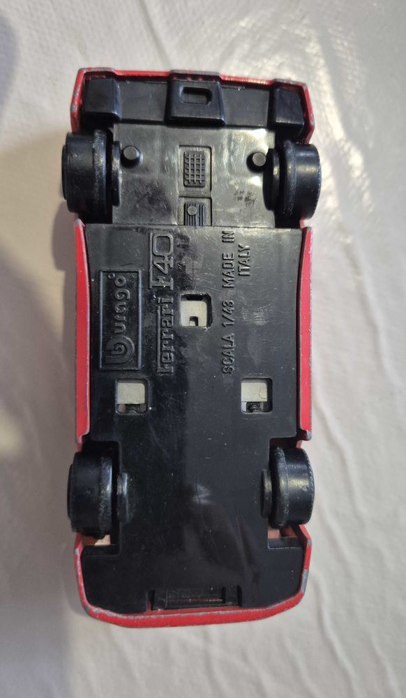 Bburago voiture miniature 1/43 Ferrari f40 rouge scala 15 Auxerre (89)