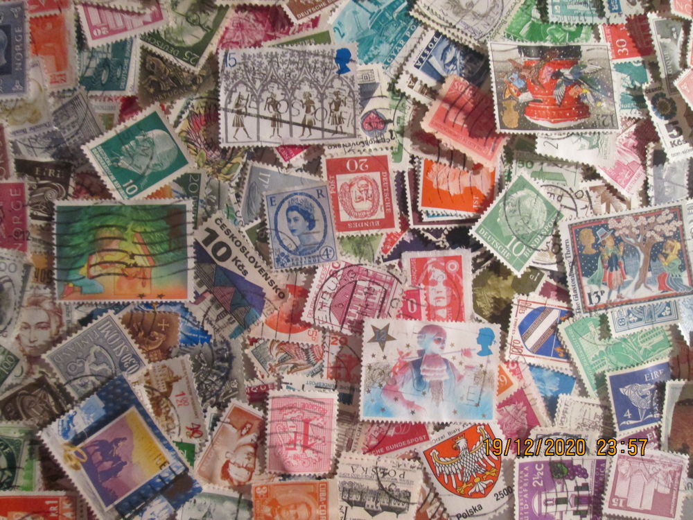 Beau lot de 2658 timbres oblitérés. 32 Les Forges (88)