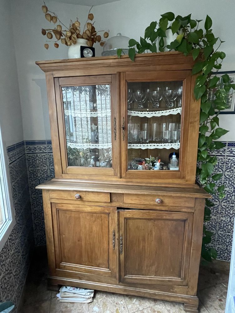 Beau buffet ancien 350 L'�le-Saint-Denis (93)