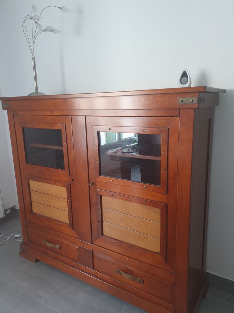 Beau buffet en noyer 98 Meyzieu (69)