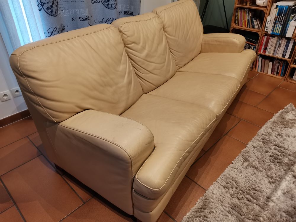Beau canap� cuir 2.10m  3 ou 4 places 200 M�rignac (33)