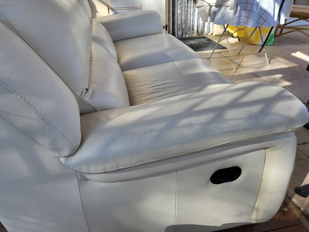 Beau canap� inclinable 3 places en cuir 100 Gr�oux-les-Bains (04)