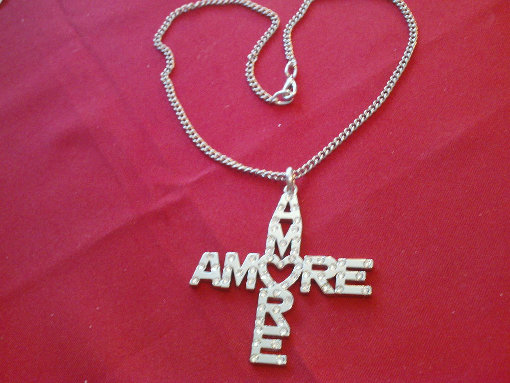 Beau collier croix Amour c?ur stress N� 600 5 Beaune (21)