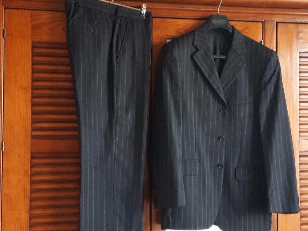 Beau costume EMPORIO en laine  - 50/42 - EXCELLENT �TAT 140 Villemomble (93)