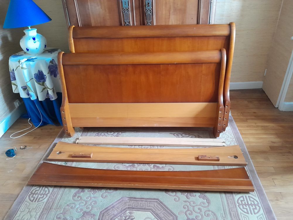 Beau lit de deux personnes en Merisier 100 Dinard (35)