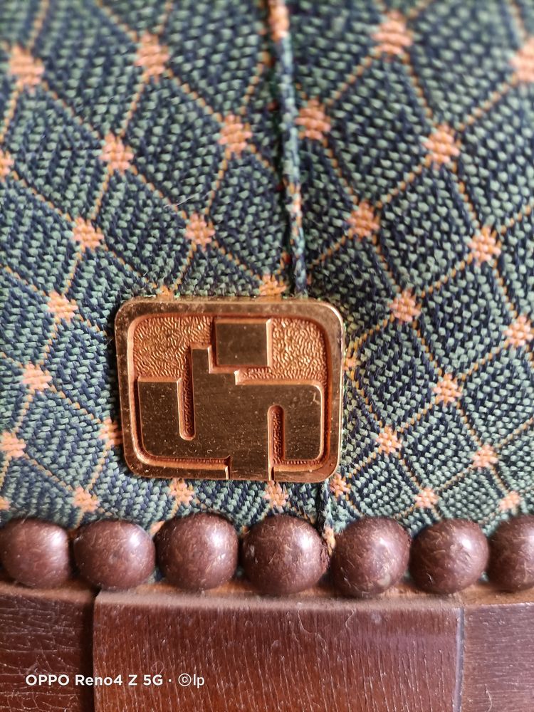 Beau fauteuil de salon 600 Bain-de-Bretagne (35)