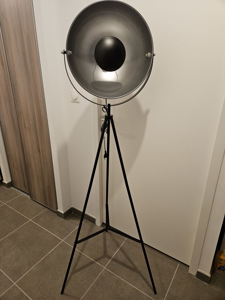 BEAU LAMPADAIRE MODERNE NOIR NEUF. 50 Sill�-le-Guillaume (72)