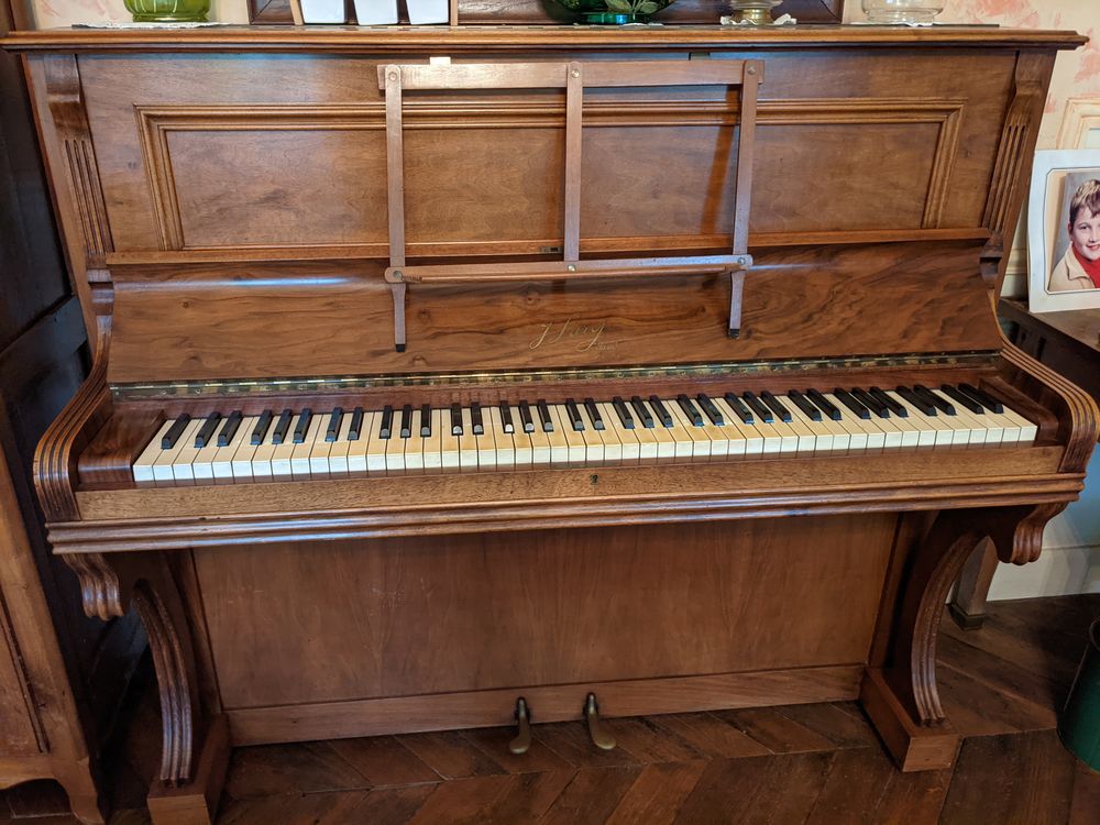 Beau Piano droit ancien J.Hary  300 Les Damps (27)