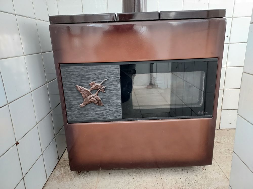 BEAU POELE A  MAZOUT 300 Saint-Jeoire (74)