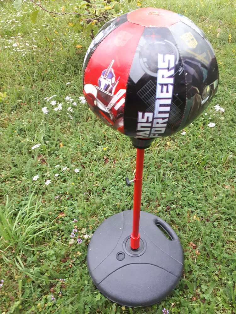 Beau Punching ball sur pied pour enfant 14 Montigny-Lencoup (77)