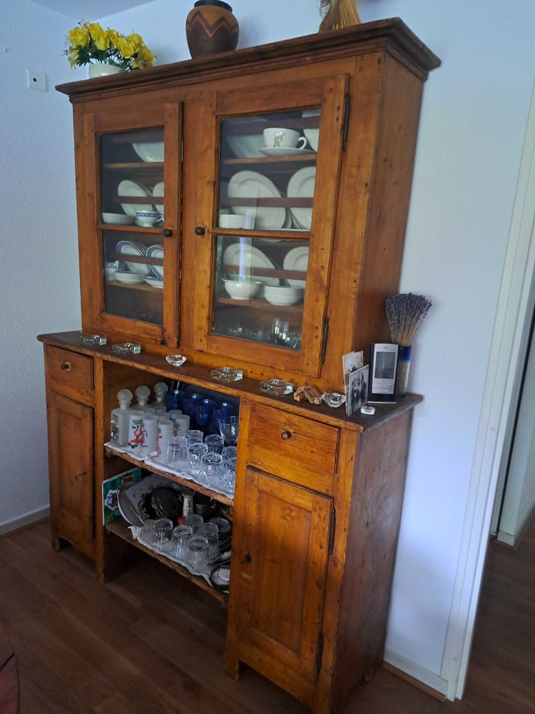 Beau vaisselier en pin 250 Veigy-Foncenex (74)